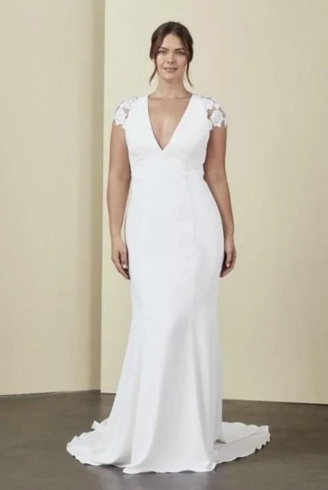 Nouvelle Amsale Amanda Gown