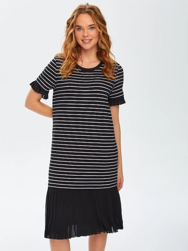 Pleated Skirt Striped Short Sleeve Black Knitted Dress 69216